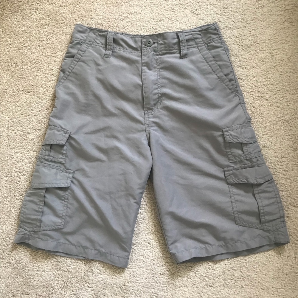 Grey cargo shorts!